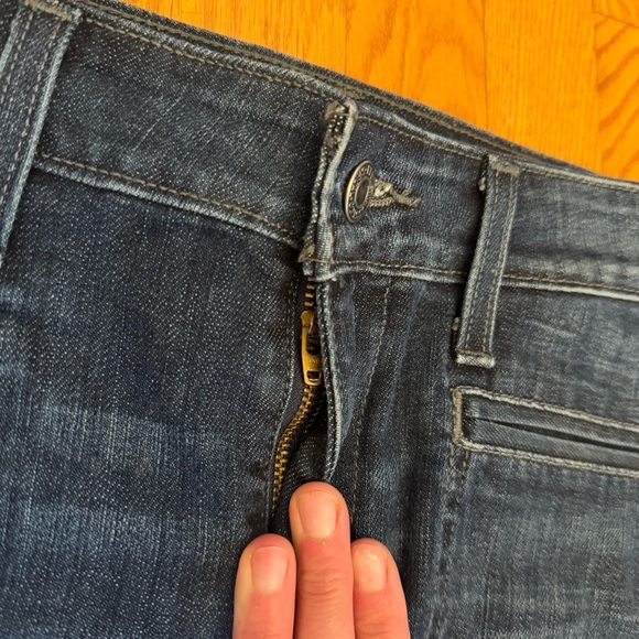 Levi’s Denim Dark Wash Skirt Women’s Size 4 - Picture 3 of 11